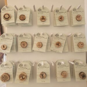 Amulette sur présentatoire