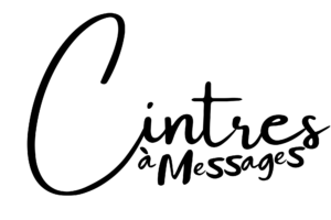 cintre message personnalisé bois éco-responsable - La Boîte Sy'Créat